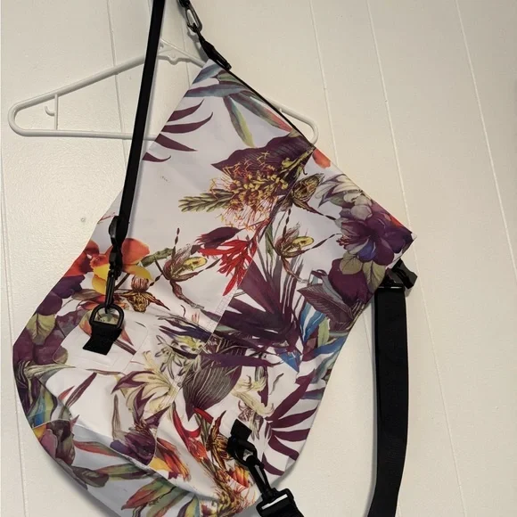 Vibrant Floral backpack Bag - Picture 3 of 9